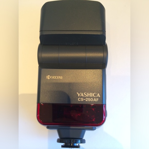 YASHICA Kyocera 230-AF 35mm Film SLR Camera, with Flash, Zoom Lenses, & Case - Picture 9 of 14